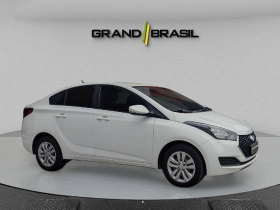 HYUNDAI HB20S 1.0 COMFORT PLUS 12V FLEX 4P MANUAL